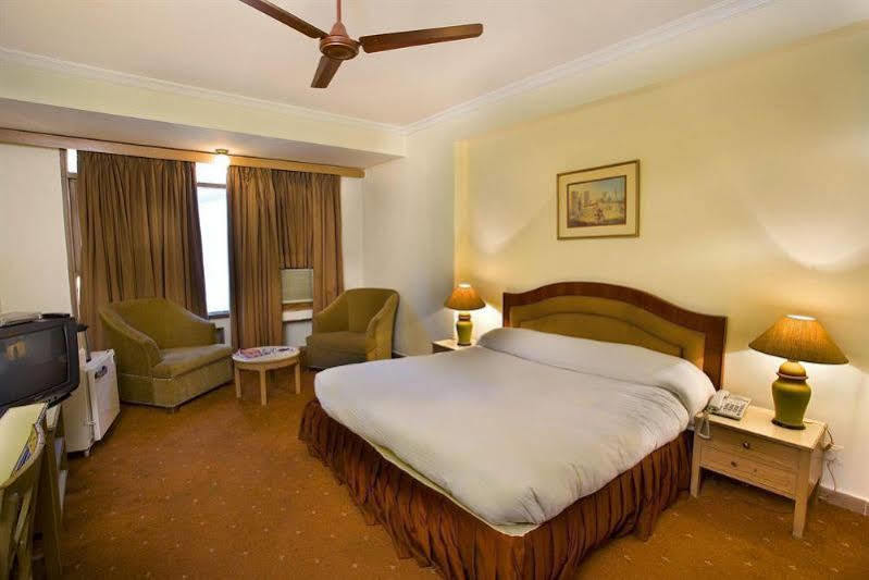 The Bmk Hotel Greater Kailash Дели Экстерьер фото