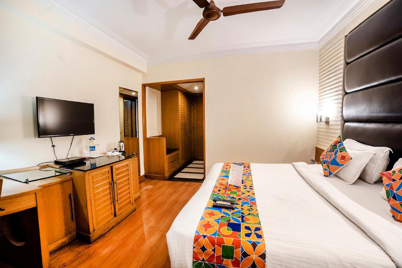 The Bmk Hotel Greater Kailash Дели Экстерьер фото
