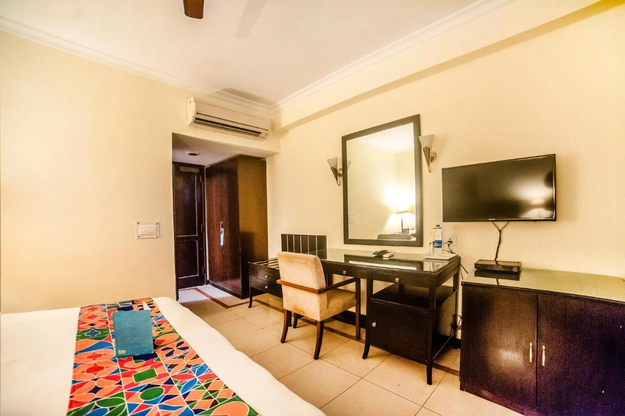 The Bmk Hotel Greater Kailash Дели Экстерьер фото