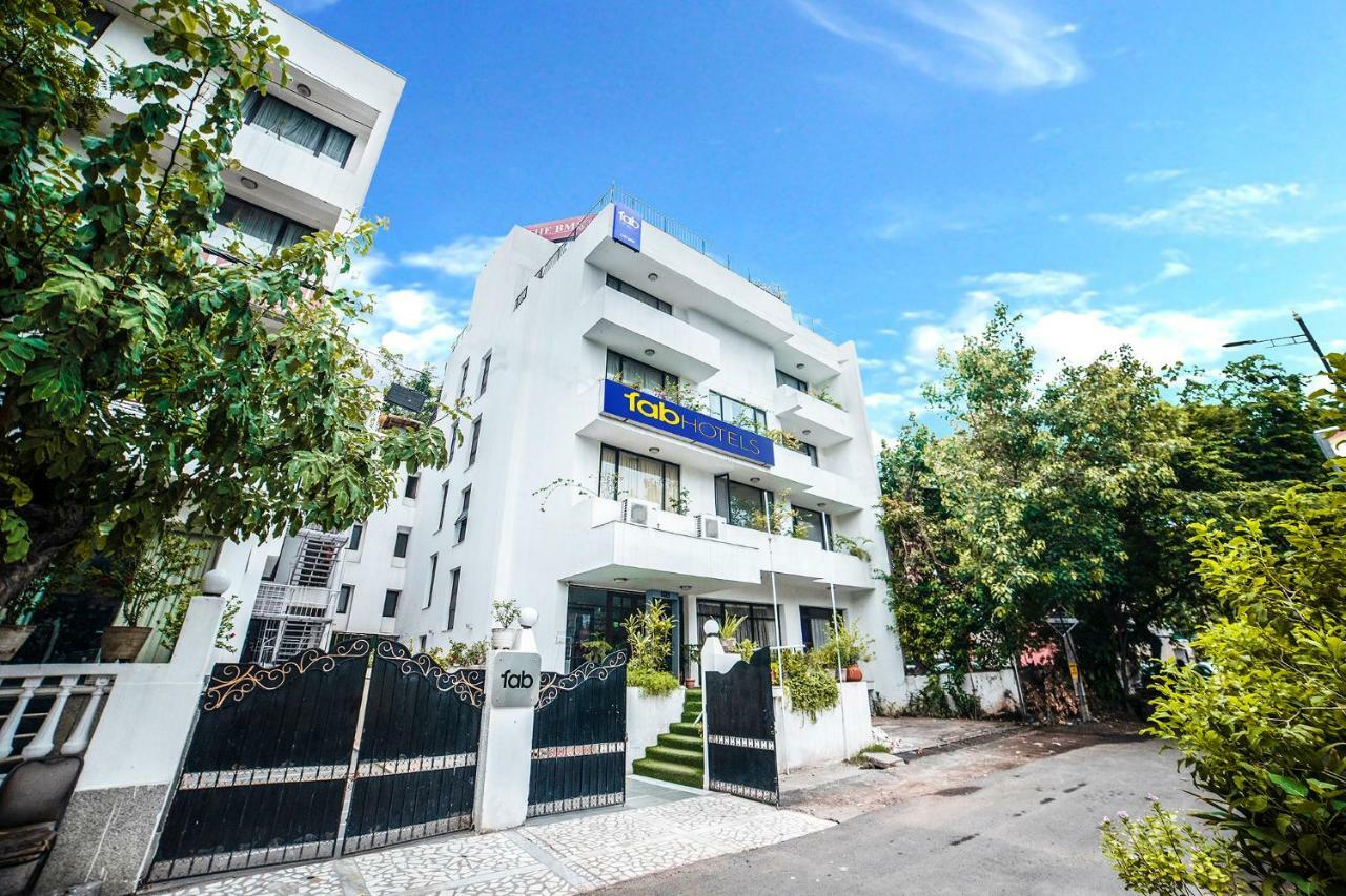 The Bmk Hotel Greater Kailash Дели Экстерьер фото